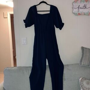 Navy Blue lined jumpsuit NWT
Spring jumpsuit